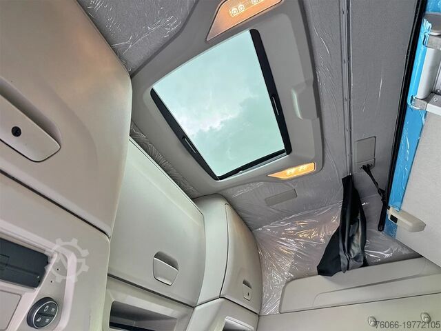 Standard-SZM Iveco S-WAY AS440S43T/P ON Tractor Head (6 units)