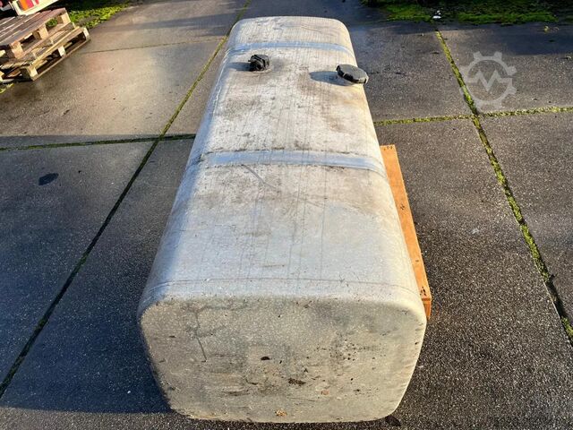 Fuel tank DAF Brandstoftank Diesel 640L L190 B67 H58