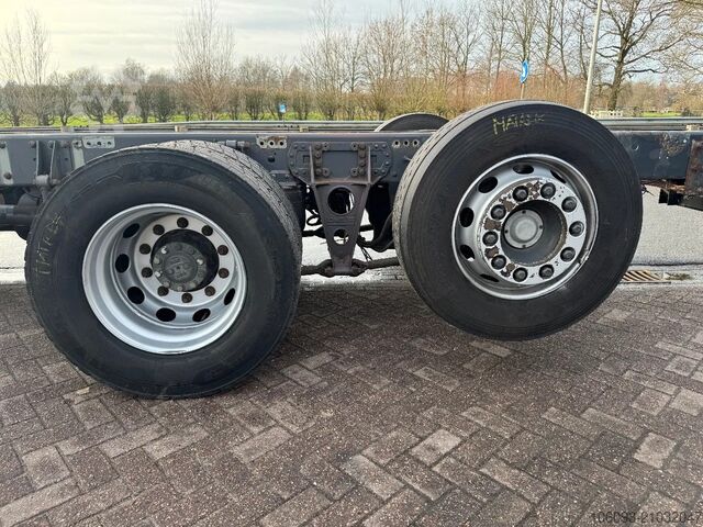 Fahrgestell mit Fahrerhaus DAF CF 440 6 x 2 Naloopas -  stuuras