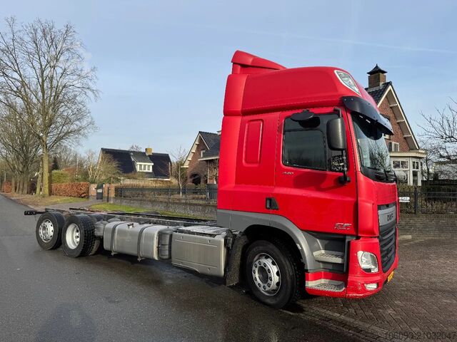 Fahrgestell mit Fahrerhaus DAF CF 440 6 x 2 Naloopas -  stuuras