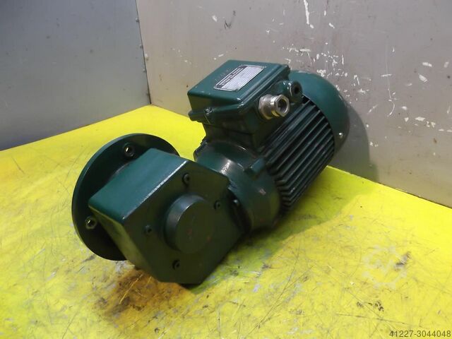 Gear motor 0.55 kW 68 rpm Bauer DK84S4-2122/200