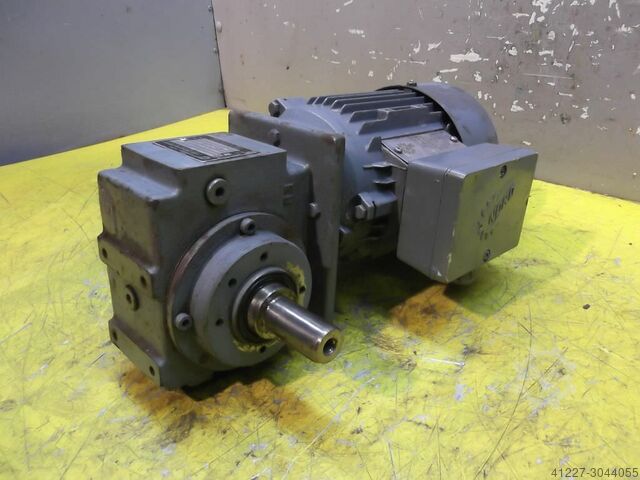 Gear motor 0.12 kW 70 rpm Nord SK400SU-63S/4