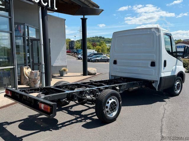 Fahrgestell mit Fahrerhaus Iveco Daily 35S16 HA8 *R3.450mm*Automatik*