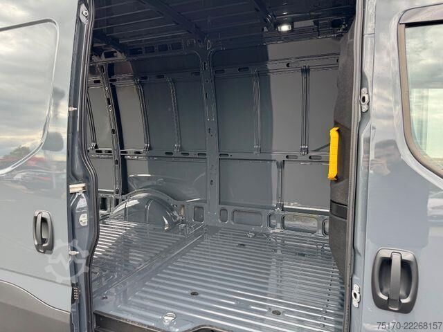 Hochdachkombi Iveco Daily 35S18 HA8 *R3.520mm*Automatik*Kamera*ACC*