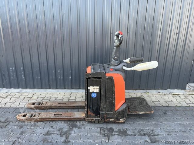 Electric Pallet Truck BT LPE200