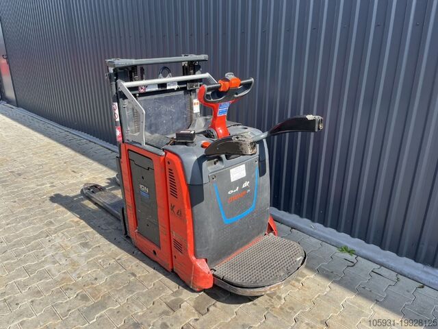 Stand-on stacker Linde D12HPAP