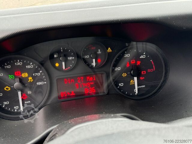 Transporter mit Koffer IVECO Daily 70C15 Koffer *Klima*Ahk*