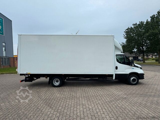 Box van IVECO Daily 72C18 Hi Matic Koffer mit Ladebordwand