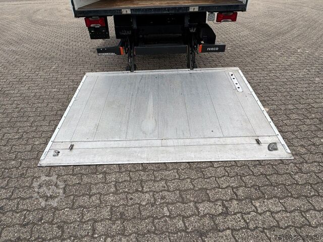 Box van IVECO Daily 72C18 Hi Matic Koffer mit Ladebordwand