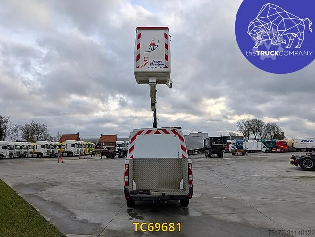 Hebebühne Renault Master Master 130.35 nacelle tronque