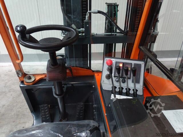 Four-way side loader Combilift C2500CB - TRIPLEX