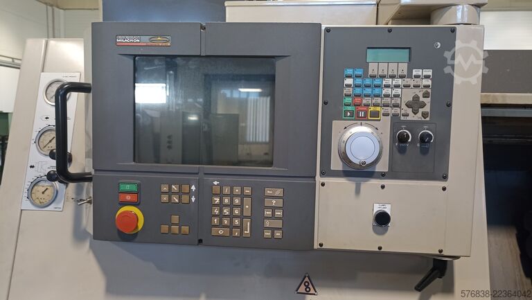 CNC lathe Cincinnati Milacron Falcon 200