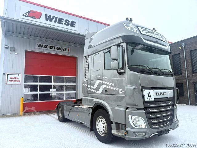 Standard SZM DAF XF 440 FT mit Schubboden Hydraulik