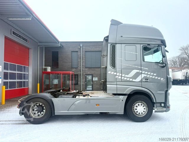Standard SZM DAF XF 440 FT mit Schubboden Hydraulik