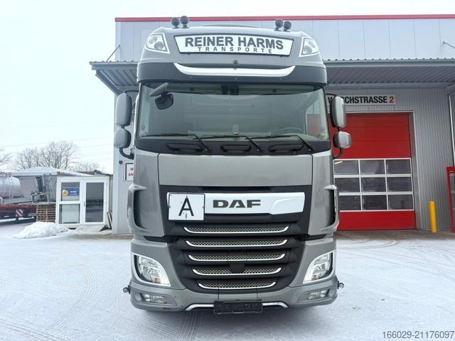 Standard SZM DAF XF 440 FT mit Schubboden Hydraulik