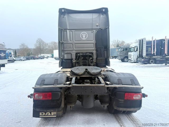 Standard SZM DAF XF 440 FT mit Schubboden Hydraulik