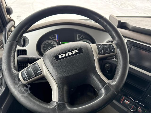 Standard SZM DAF XF 440 FT mit Schubboden Hydraulik