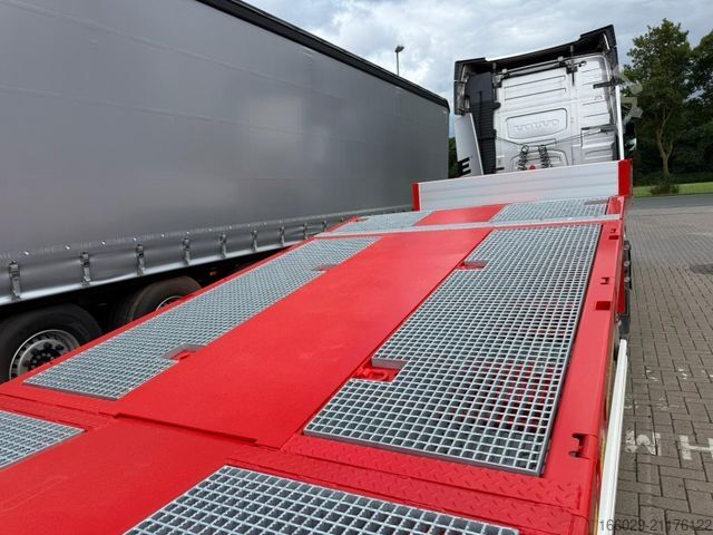 Tieflader-Sattelauflieger KÄSSBOHRER Tieflader mit hydr. Schwanenhals