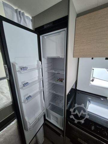 Teilintegriertes Wohnmobil BÜRSTNER Campeo TD 676 G