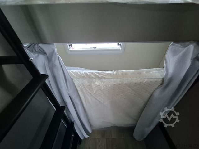 Teilintegriertes Wohnmobil BÜRSTNER Campeo TD 676 G