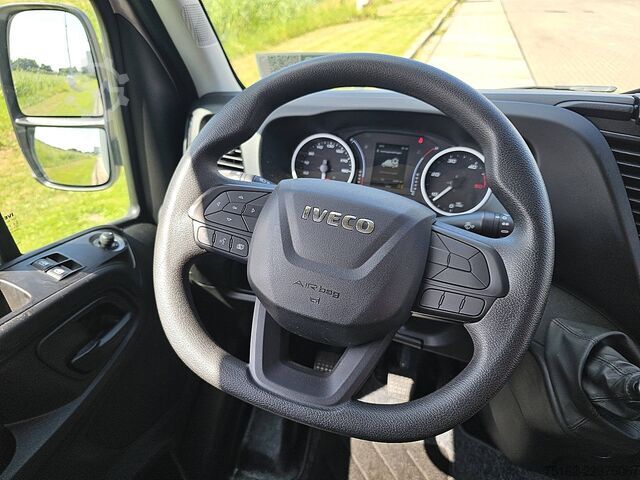 Suitcase IVECO DAILY 35C16 Bakwagen Laadklep