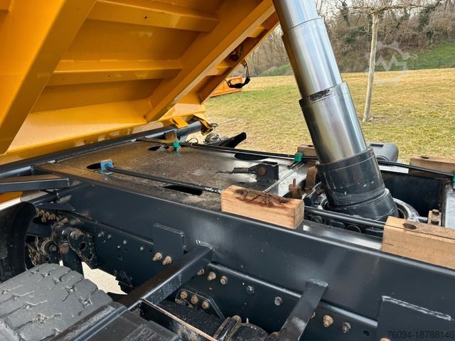 Dreiseitenkipper LKW MAN TGS 26.540 6x4 3-Seitenkipper KRAN 19m FUNK