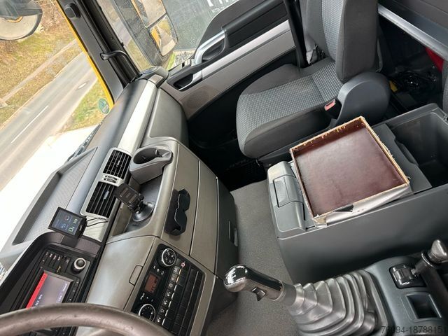 Truck mounted crane MAN TGS 26.540 6x4 3-Seitenkipper KRAN 19m FUNK