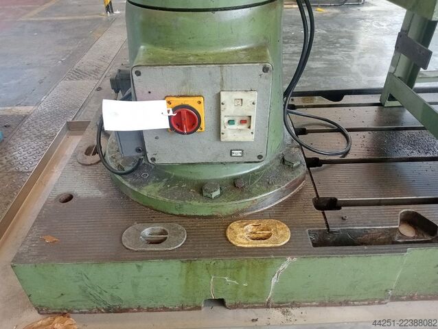 Radial drilling machine Csepel RF50 / 1250