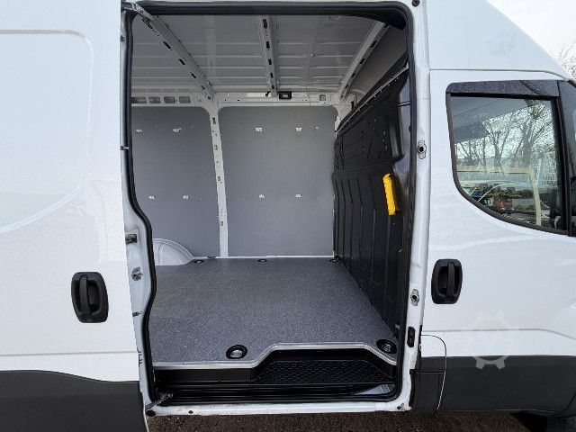 Kastenwagen IVECO 35S16V (KURZ) AHK / RFK / Standhzg.