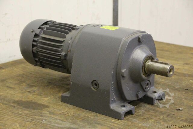 Gear motor 0.55 kW 46.9 rpm Himmel Z40-M1P4 B3