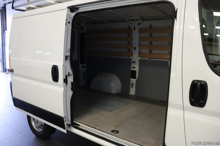 Delivery van Citroën Jumper 2.2 BlueHDi 120PK L2H1 EURO 6 - Airco - ...