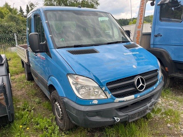 Pick-up van MERCEDES-BENZ Sprinter II Pritsche/DoKa 313 - MOTORSCHADEN -