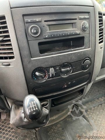 Pick-up van MERCEDES-BENZ Sprinter II Pritsche/DoKa 313 - MOTORSCHADEN -