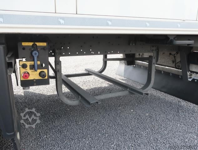 Reefer semitrailer Schmitz Cargobull SKO 24 bitemp Multitemp Doppelstock 2.700mm