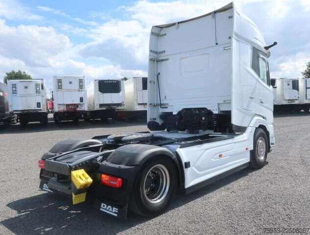 Standard tractor unit DAF XG+ 530 FT Standklima Intarder Navigation