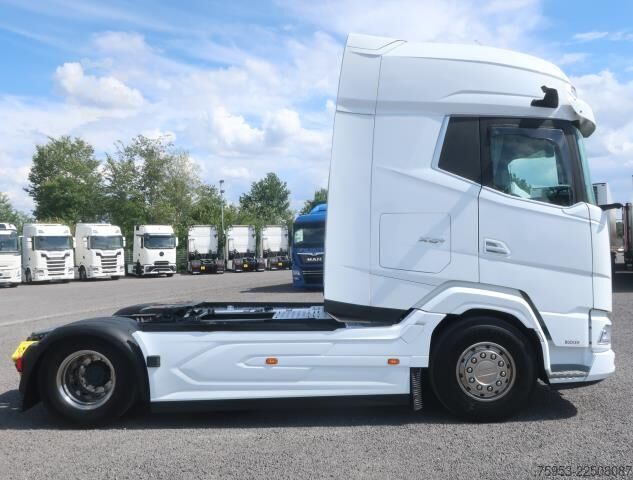 Standard tractor unit DAF XG+ 530 FT Standklima Intarder Navigation