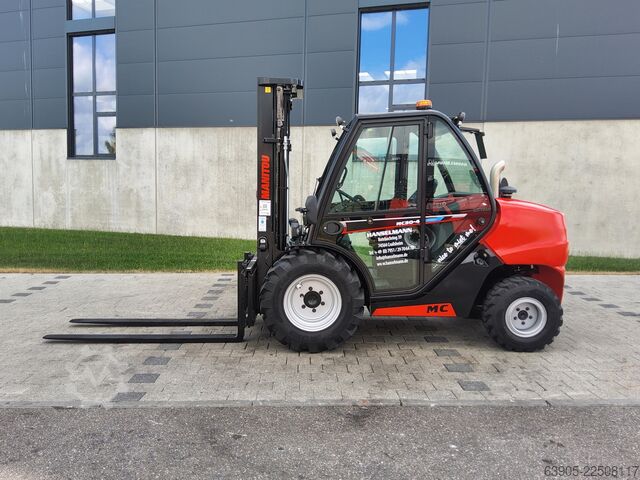 All-terrain forklift Manitou MC 30-4