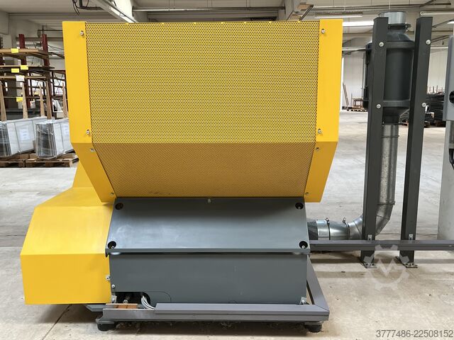 Wood shredding machine Untha LR1000 22kW
