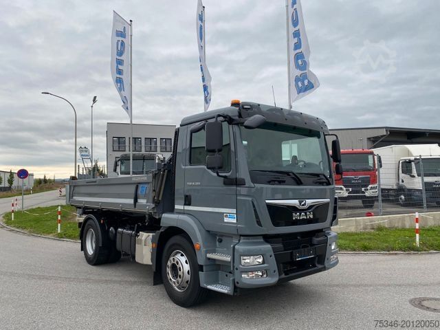 Three-sided tipper truck MAN TGM 18.320 BL/Meiller/Kipper/NL 10,7to/nur59 tkm