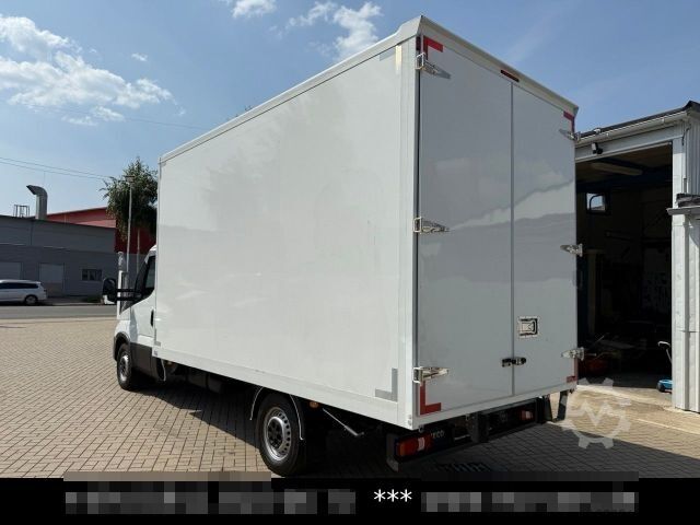 Transporter mit Koffer IVECO Daily 35s14 Möbel Maxi 4,33 l / 2,45 hoch 23 m³