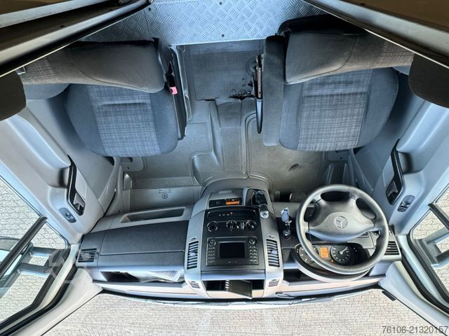 Box van MERCEDES-BENZ Sprinter 516 CDI Koffer mit Ladebordwand *L 4,80