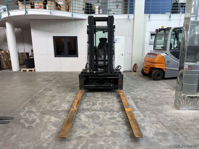 Electric 4-wheel forklift Still RX 60-50 / ZVG+SS / 2490 Std.