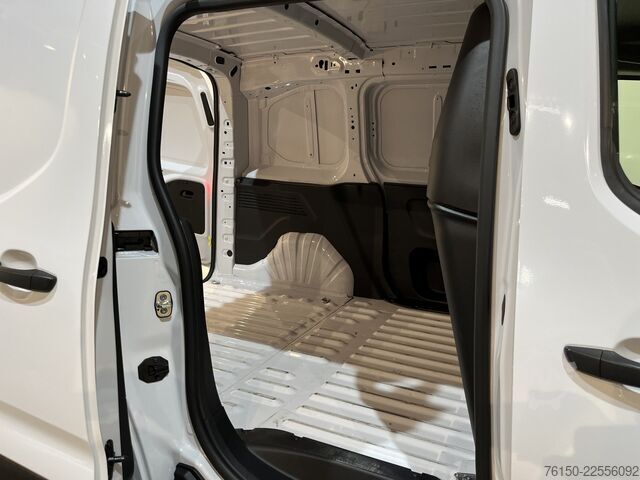 High-roof van Opel Combo 1.2 PureTech 110 PK L1 BENZINE / NIEUW MO...