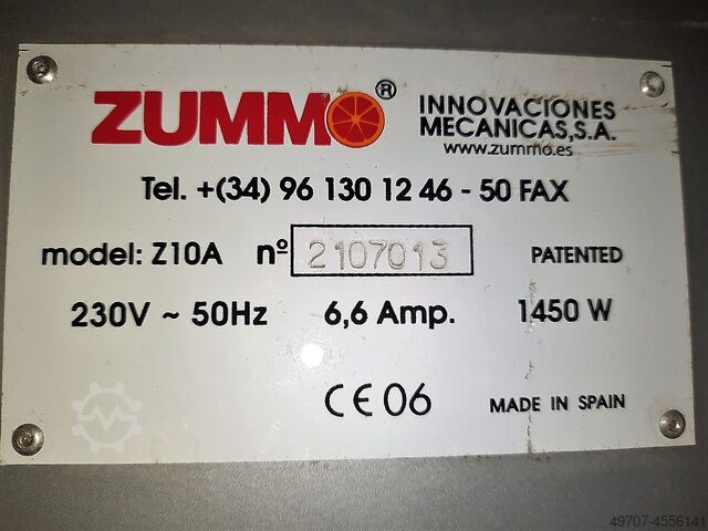 Orange vending machine Zummo Z10A