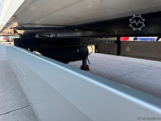 Reefer semitrailer KRONE SD * CARRIER VECTOR 1450 * LIFT UND GELENKACHSE