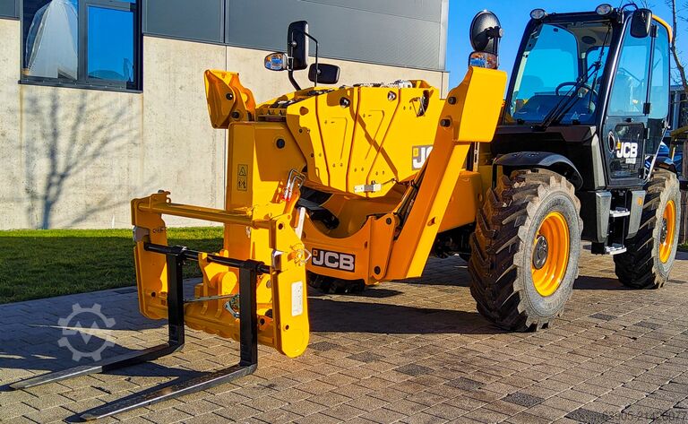 Telescopic forklift JCB 540-200
