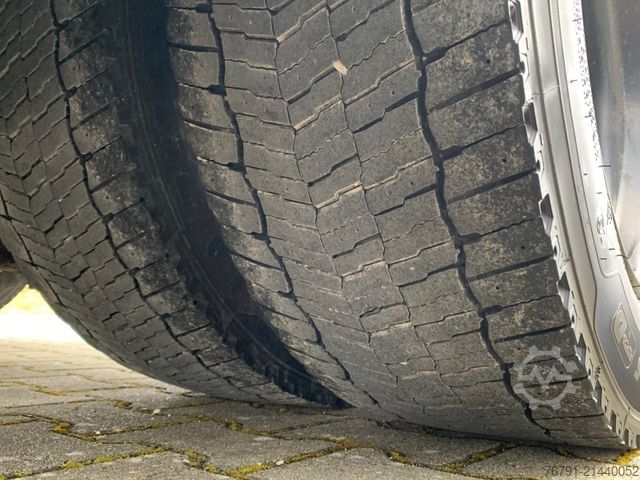 Volume tractor unit DAF XF 460 Low Deck_ SSC_ Intarder_2xTank_ NEW TACHO