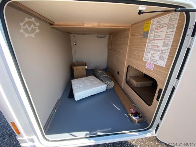 Semi-integrated camper HOBBY Optima De Luxe T70 GE,Automatik