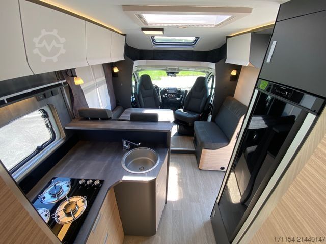 Semi-integrated camper HOBBY Optima De Luxe T70 GE,Automatik