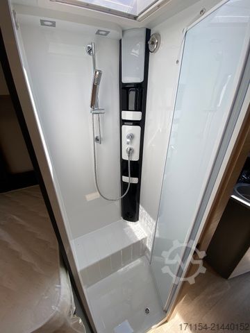 Semi-integrated camper HOBBY Optima De Luxe T70 GE,Automatik